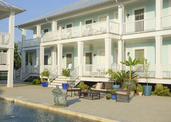 Bay Town Inn