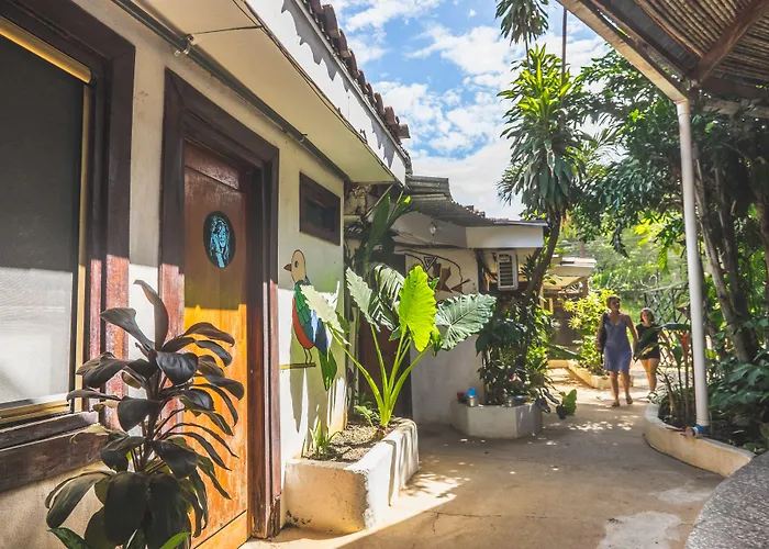 Pura Vida Hostel Tamarindo