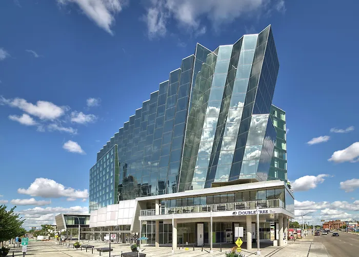 Doubletree By Hilton Edmonton Downtown Hotel