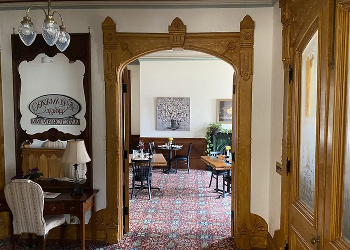 Kalamazoo House Bed & Breakfast