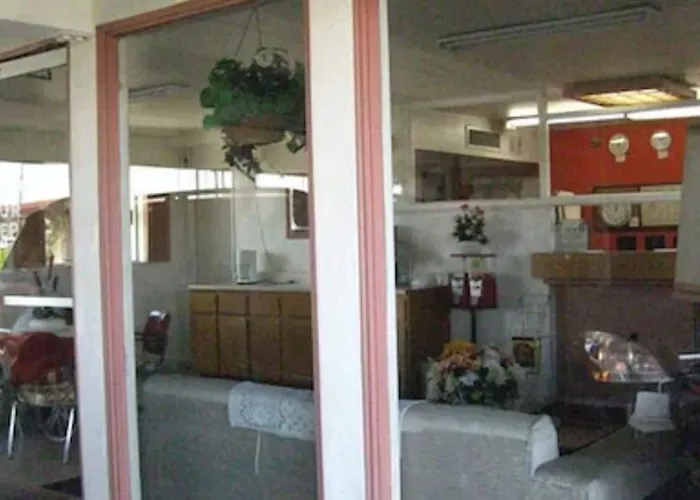 Desert Inn Motel Barstow