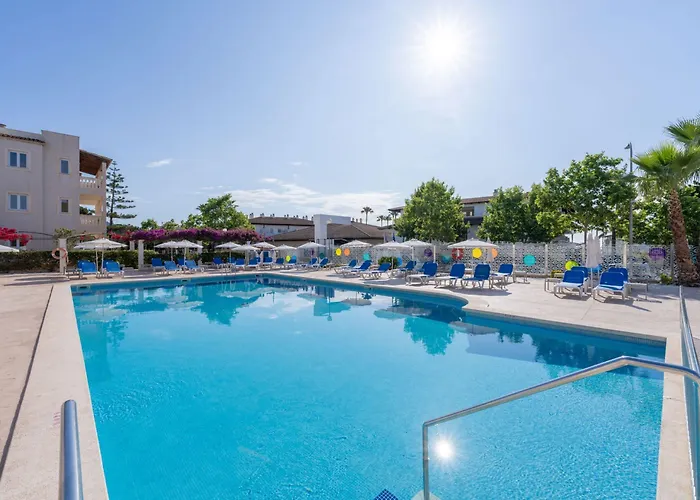 Aparthotel Globales Isabel Cala Bona  Mit Golfplatz