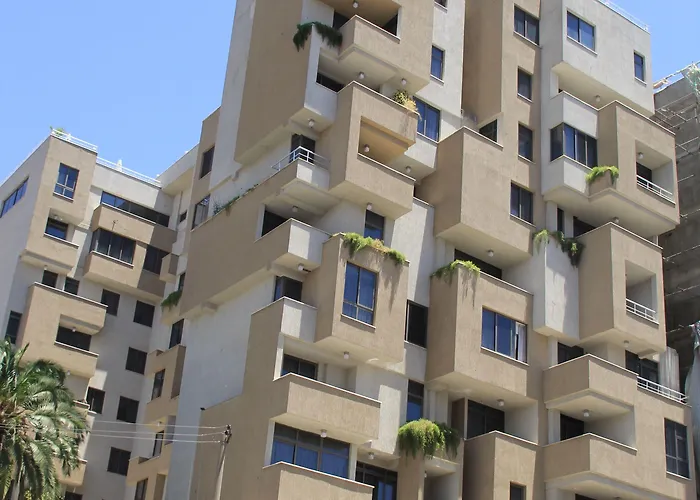 Momona Hotel