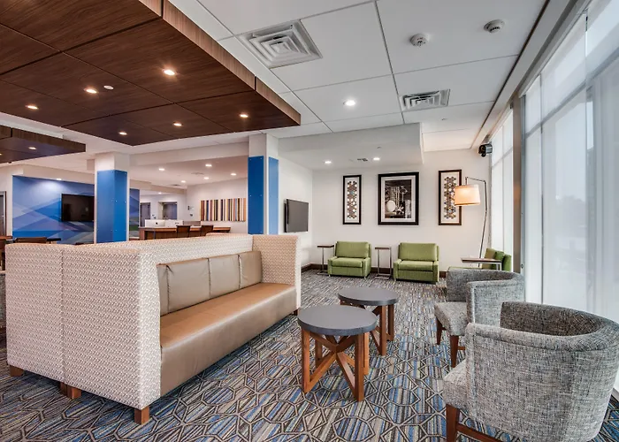 Holiday Inn Express & Suites Dallas North - Addison By Ihg