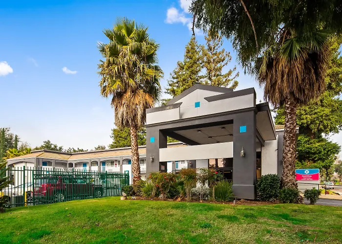 Surestay Plus Hotel By Best Western Sacramento North