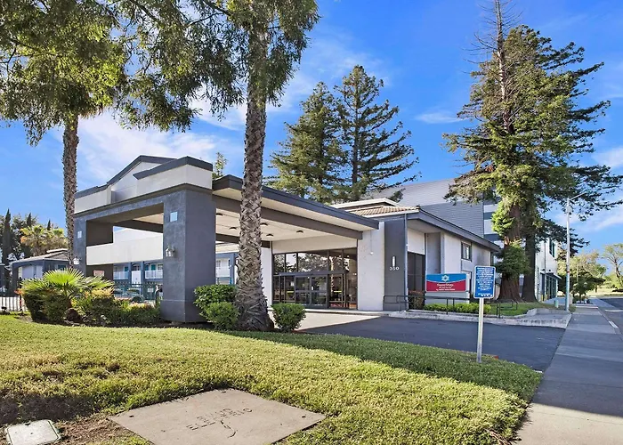 Surestay Plus Hotel By Best Western Sacramento North