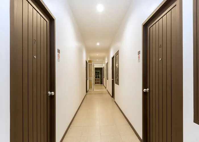 The Lantern Hostel And Spa Chalong