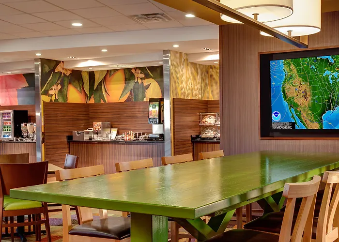 Fairfield Inn & Suites By Marriott Detroit Canton