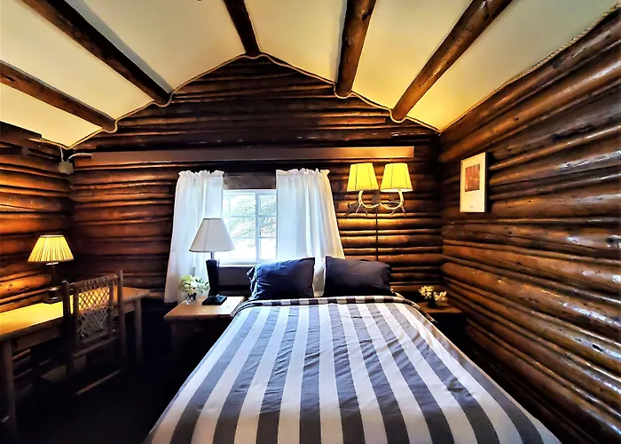Log Cabin Motel Pinedale