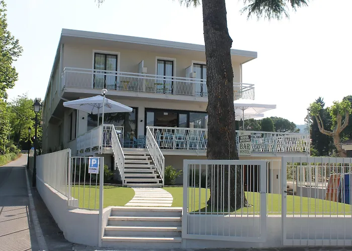 Lake Garda Beach Hostel Padenghe sul Garda