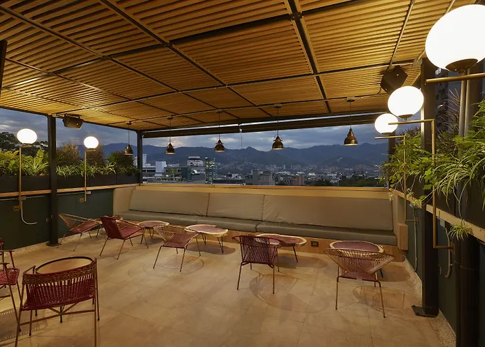 14 Urban Hotel Medellin