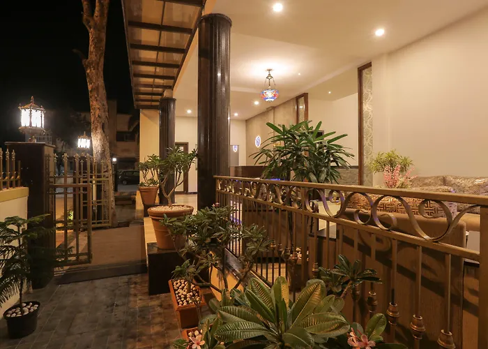 The Samrat Hotel Near Pune Railway Station