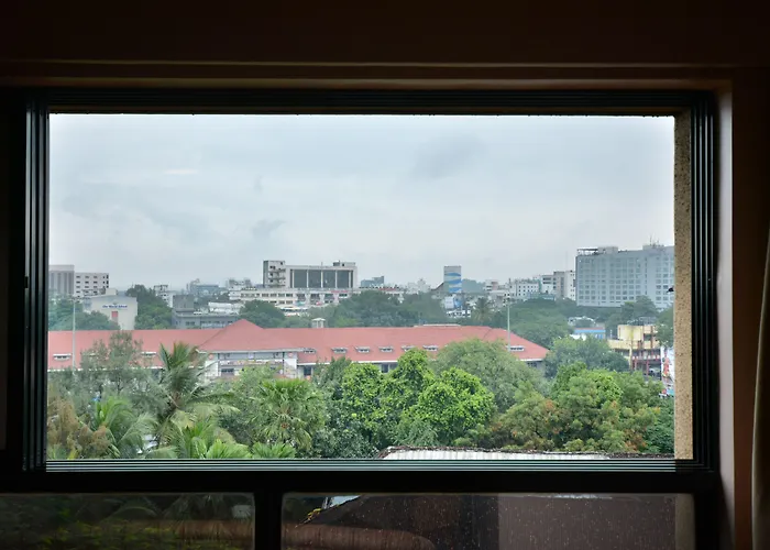 The Samrat Hotel Near Pune Railway Station