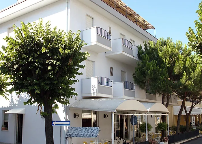 Hotel Lora