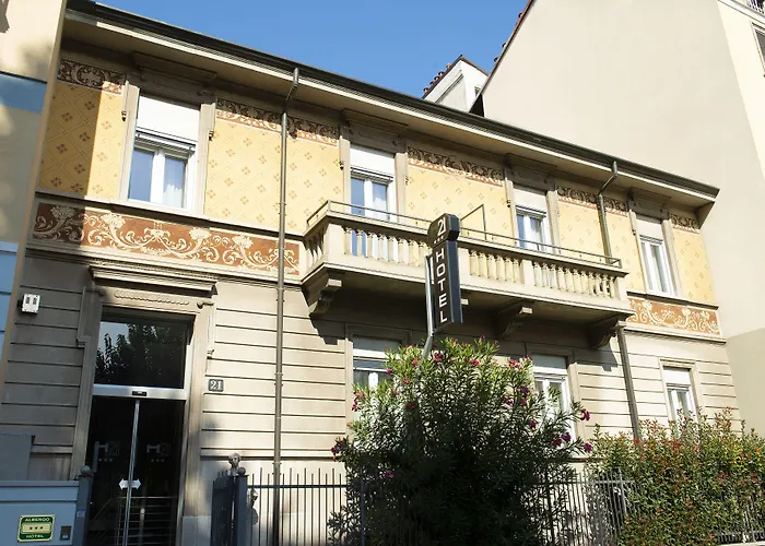 Hotel H21