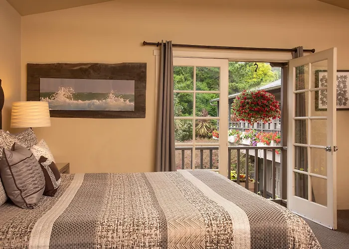 Boutique Carmel Country Inn