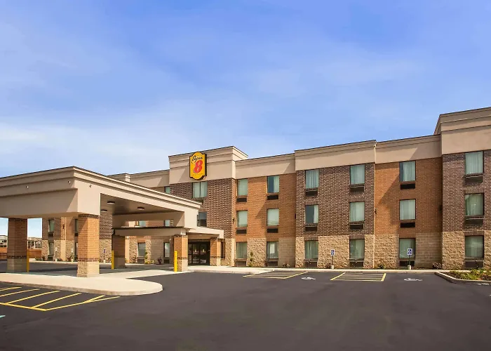 Super 8 By Wyndham St. Louis North