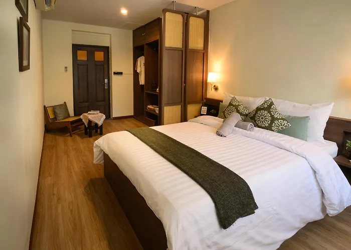 Niras Bankoc Hostel