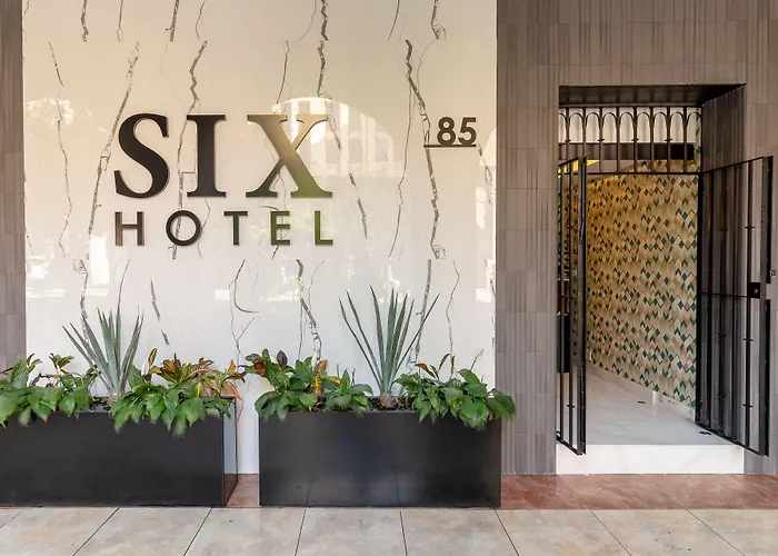 Six Hotel Guadalajara Degollado