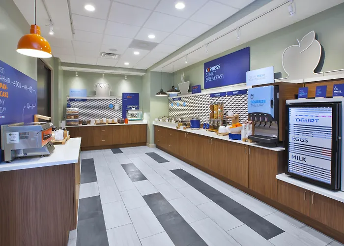 Holiday Inn Express & Suites Wooster By Ihg