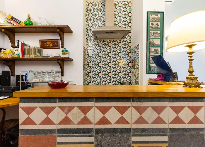 Don Pedro Rooms Vicerè di Toledo in the city center Napoli