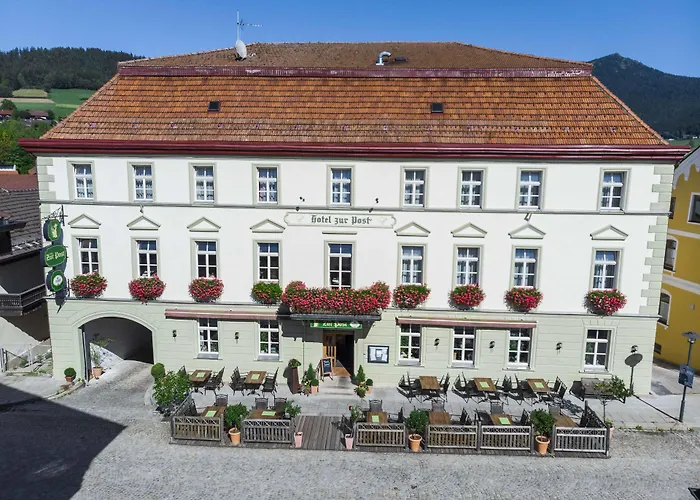 Haustierfreundliches Hotel zur Post Lam
