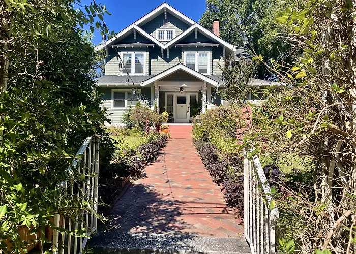 Greenwood Bed & Breakfast Greensboro