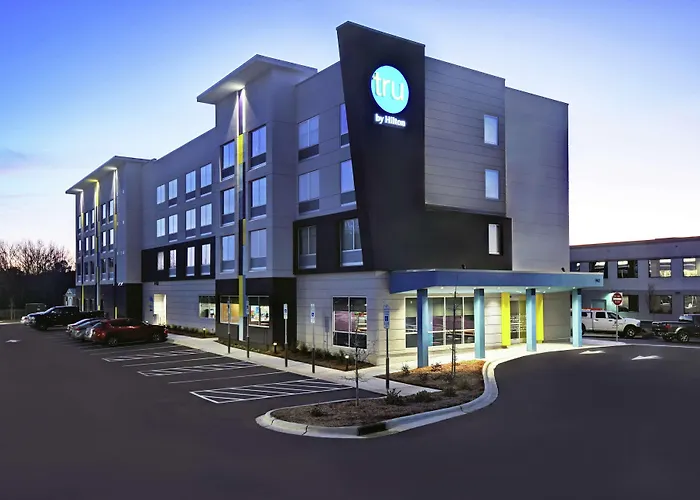 Pet friendly Tru By Hilton Burlington Hotel