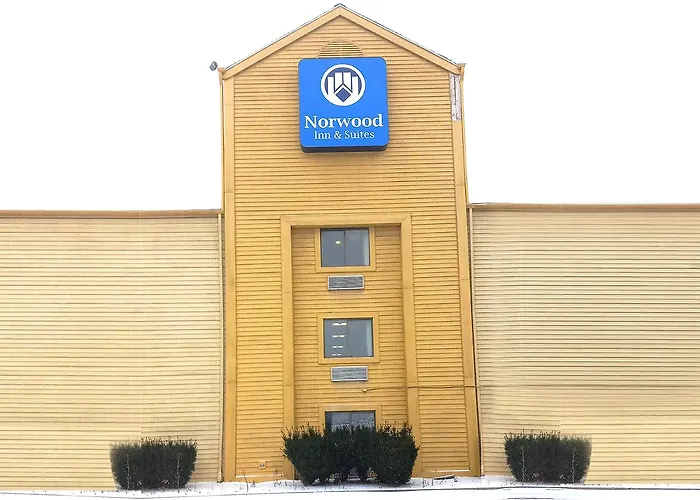 Norwood Inn & Suites Milwaukee Butler