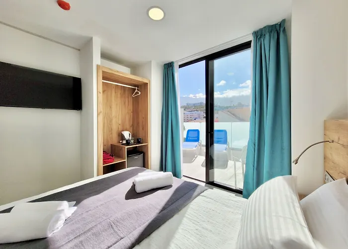 Dog Friendly Hotels in Puerto de la Cruz (Tenerife)