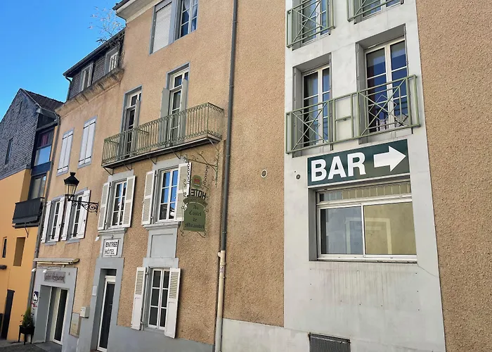 Logis Hôtel Castel de Mirambel Lourdes