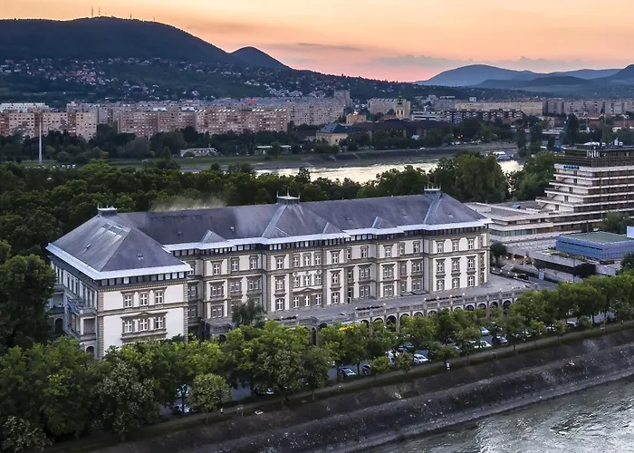 Hotel Ensana Grand Margaret Island Budapest Con una pista da Golf