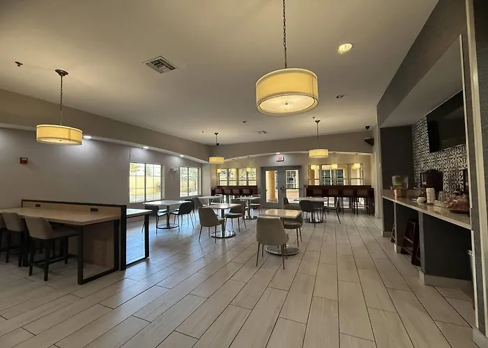 La Quinta Inn & Suites By Wyndham Albuquerque Midtown