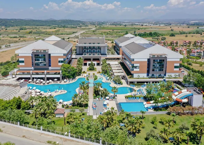 Terrace Elite Resort Side Mit Golfplatz