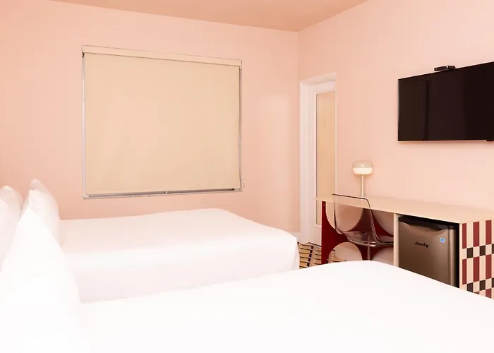 Crest Hotel Suites