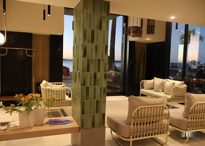 Seven Crown La Paz Malecon Hotel - 4 star Hotel