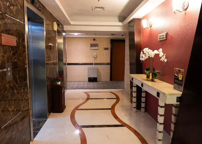 Grand Central Hotel Dubai Com um Campo de golfe