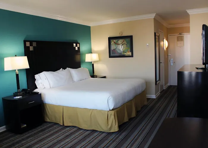 Holiday Inn Express Van Nuys By Ihg Los Angeles With Golf Course