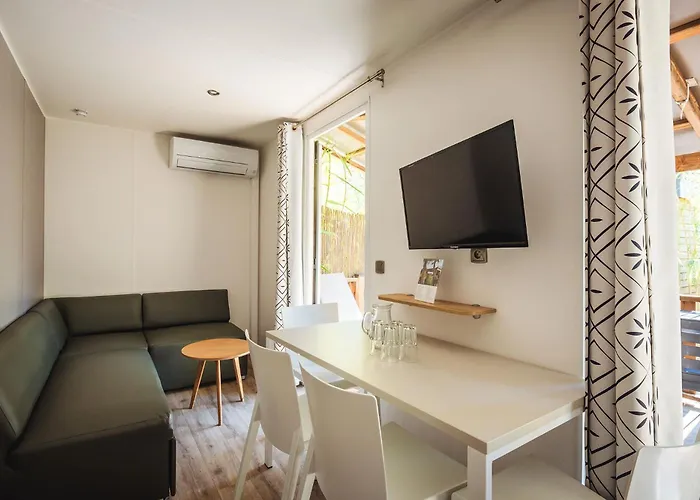 Nova Lodges Grimaud