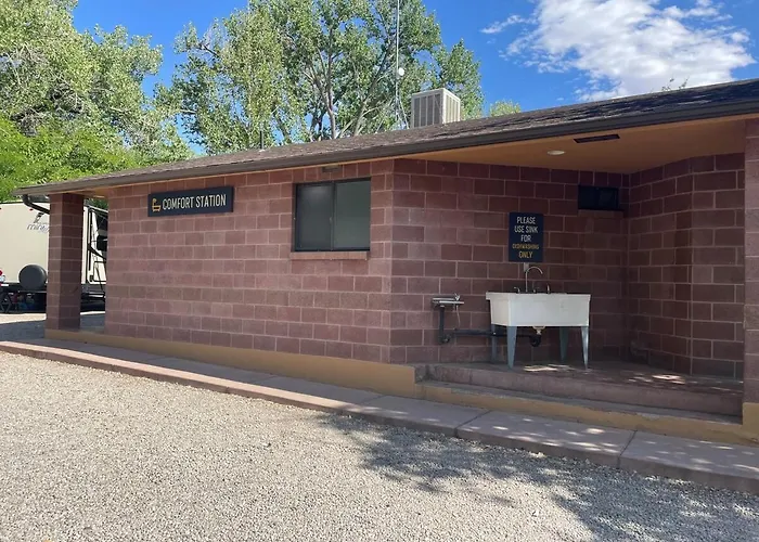 Sun Outdoors Moab Downtown Hotel