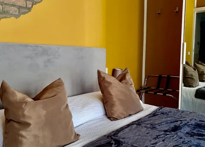 Forum Guest House Free Private Parking