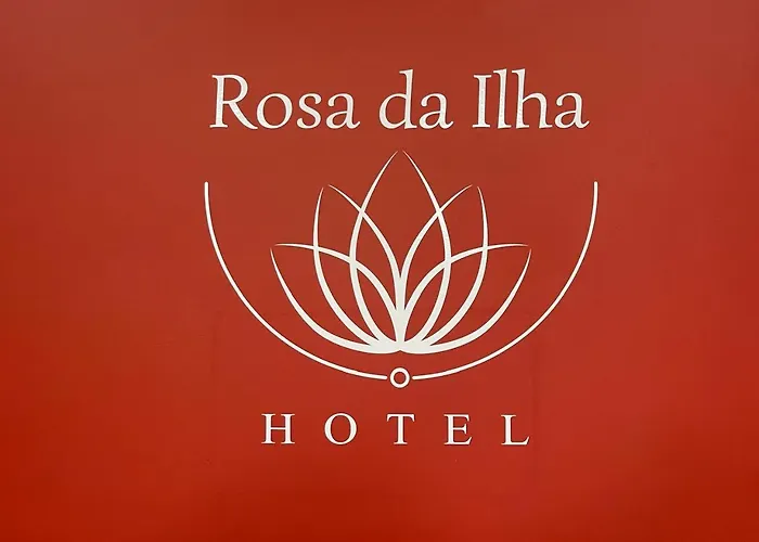 Hotel Rosa da Ilha Guaruja - 80m do mar, 02 piscinas, sala de jogos, brinquedão de percurso para crianças