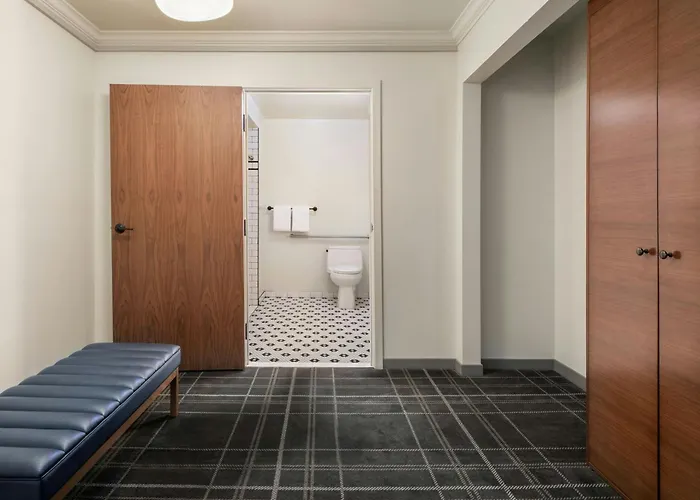 Found Hotels, Santa Monica, Series By Marriott