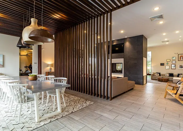 Kasa Freemorewest Charlotte