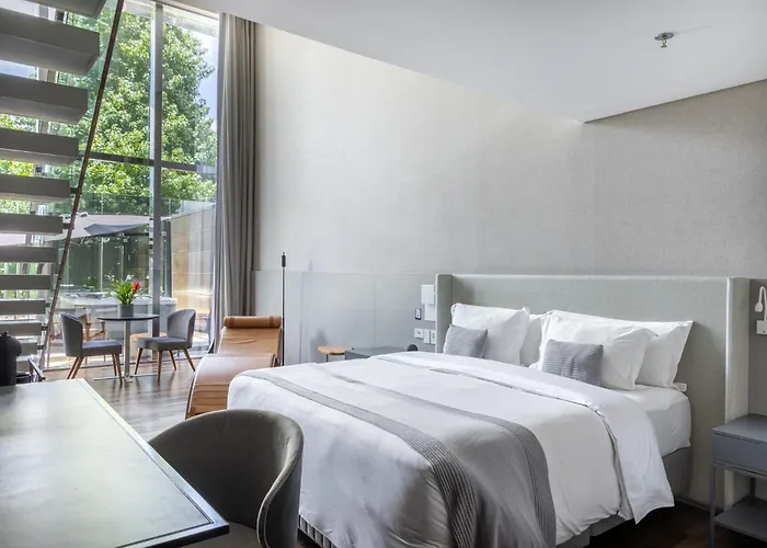 Suryaa Hotel Pinhais, Curio Collection By Hilton