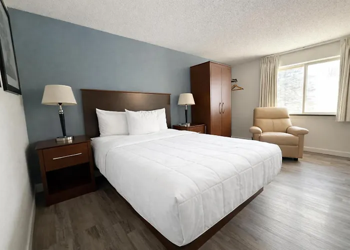 Hotel 8 Fergus Falls