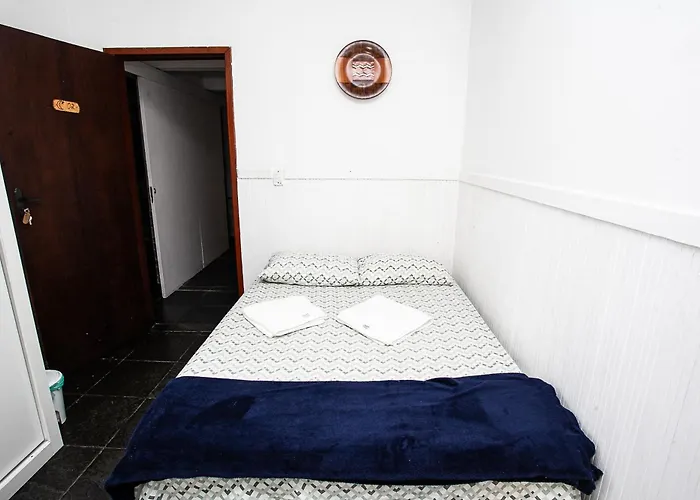 Espaço Sideral - Quartos com ar-condicionado, 5min Estádio Maracanã, 8min UERJ, shopping, 12min metrô, wi-fi 300mbp, ampla área comum com cozinha - prático e confortável