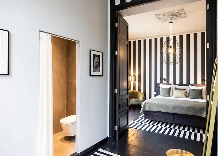 Villa V - Petit Hotel