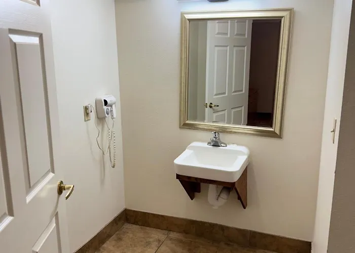 Blue Bonnet Suites -Lubbock, Tx - Medical Center