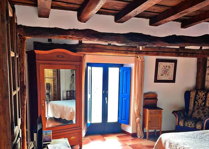 Hostal Casa Lucia Mogarraz